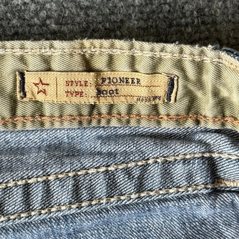 Big Star‎ Pioneer Bootcut Jeans Mens 36L Blue Distressed Frayed Hem Medium Wash